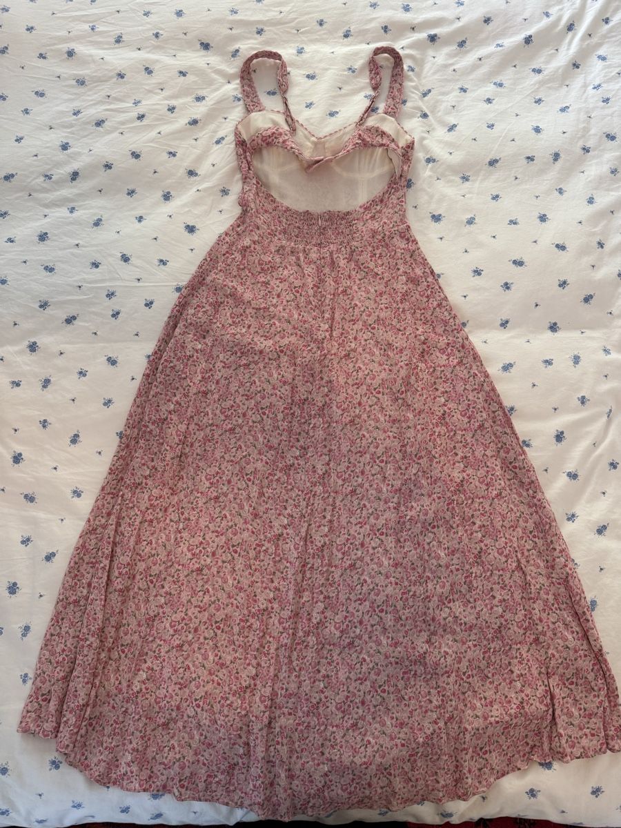 Reformation Vestiti: Reformation Lela Dress – Usato da Aarau Rohr venduto da ash_m7hq 1