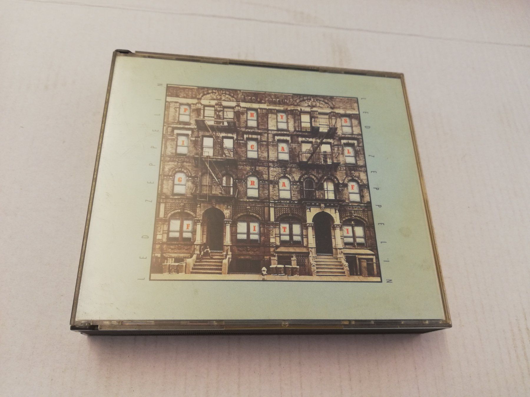 CD: LED ZEPPELIN - PHYSICAL GRAFFITI – Usato da Bern venduto da Vinylsound.ch