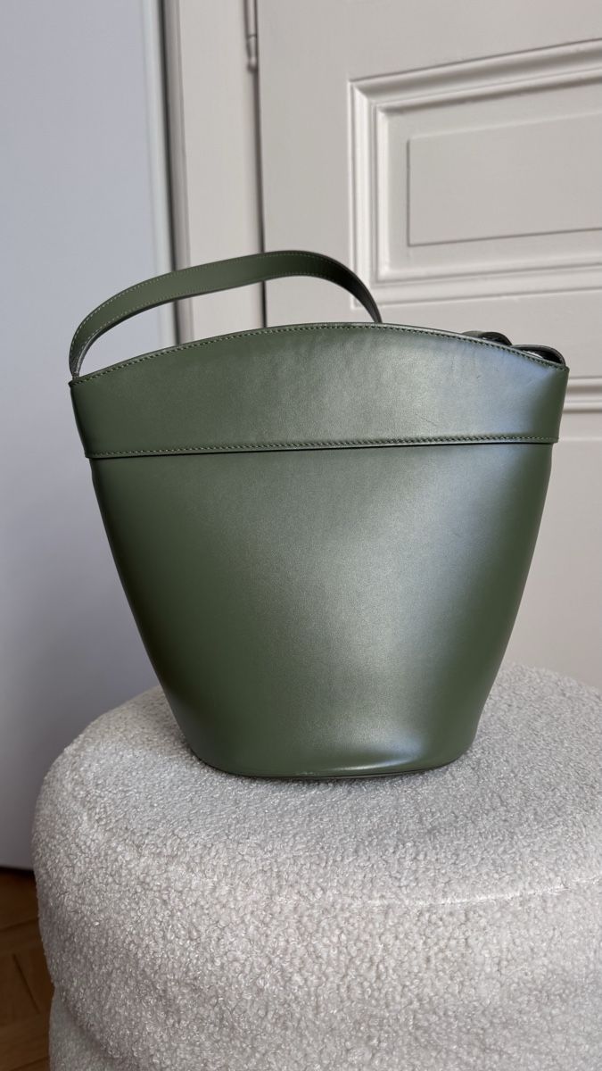Celine Borse da donna: Céline olive bucket bag – Usato da Genève venduto da val_5jbf 3