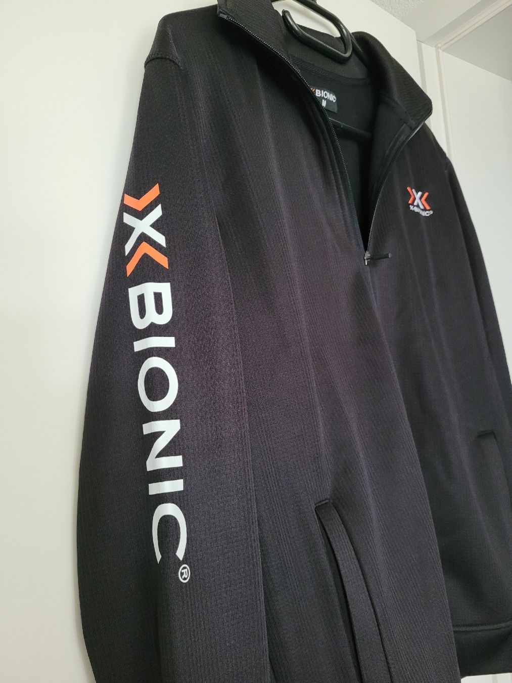 X-bionic Giacche: X-Bionic Jacke schwarz Grösse M neuwertig – Nuovo (secondo la descrizione) da Biberist venduto da hertd 2