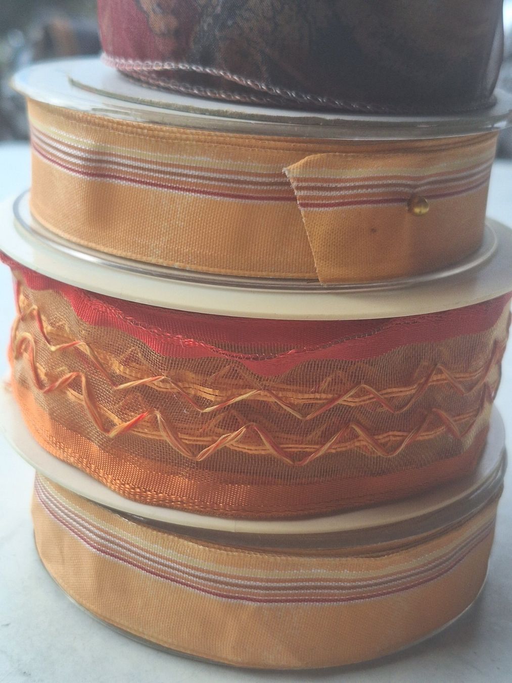 Nastri decorativi: 6 ROLLEN GESCHENKBAND IN RUSTIKALEN FARBEN – Nuovo (secondo la descrizione) da Huttwil venduto da Kunterbuntli 1