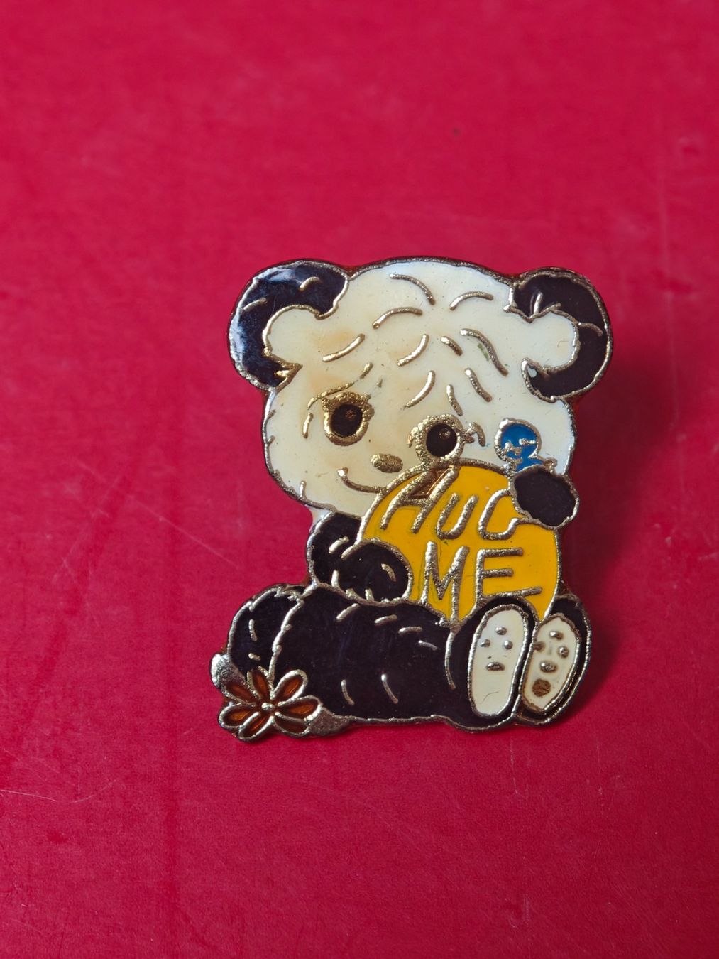 Plaketten & Abzeichen: Pin Panda - Hug Me – Gebraucht aus Urdorf von AHOI-90