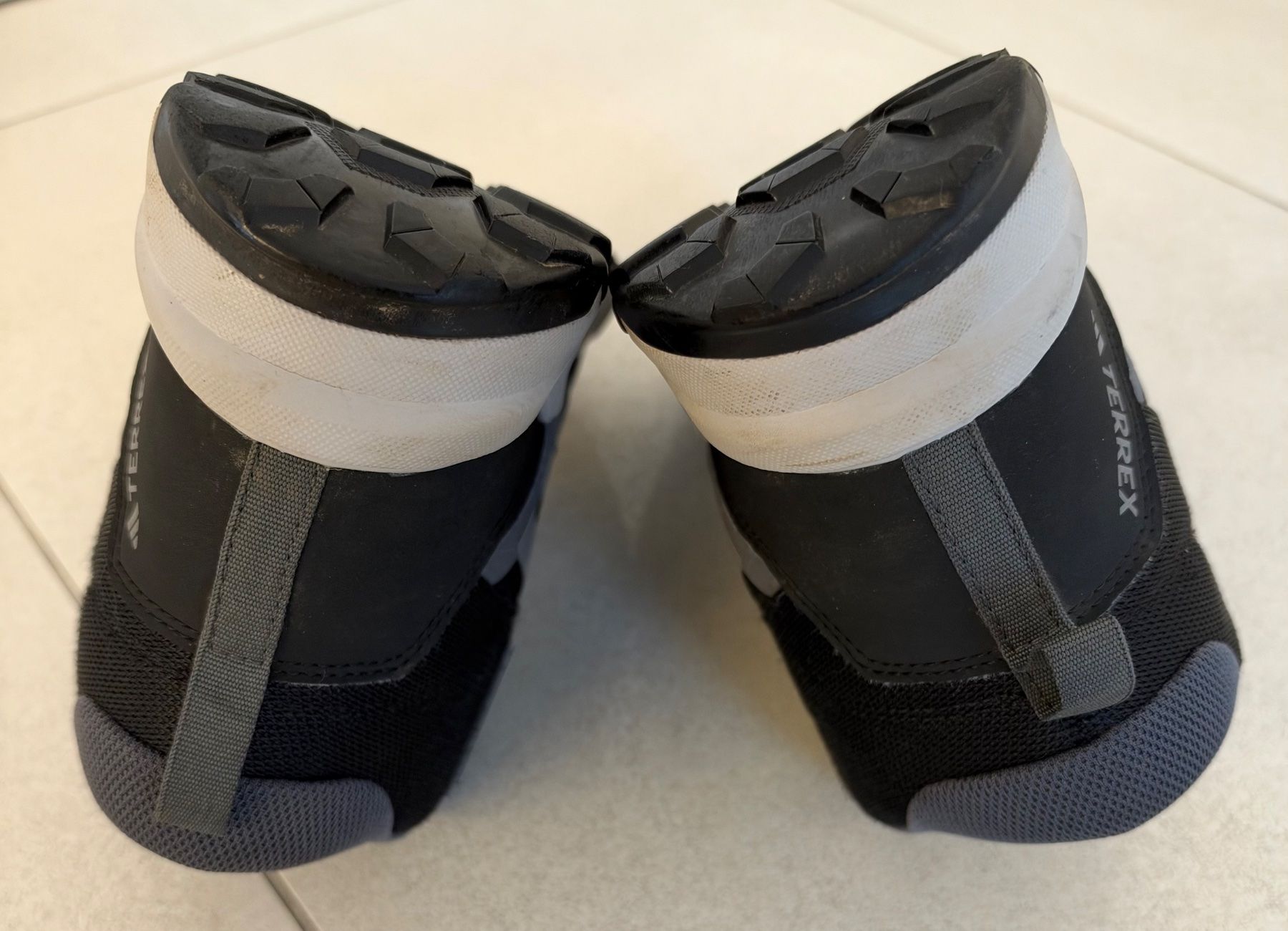 Adidas Chaussures garçon: Adidas Terrex Gr.36 – D'occasion à Contone par Chaos76 4