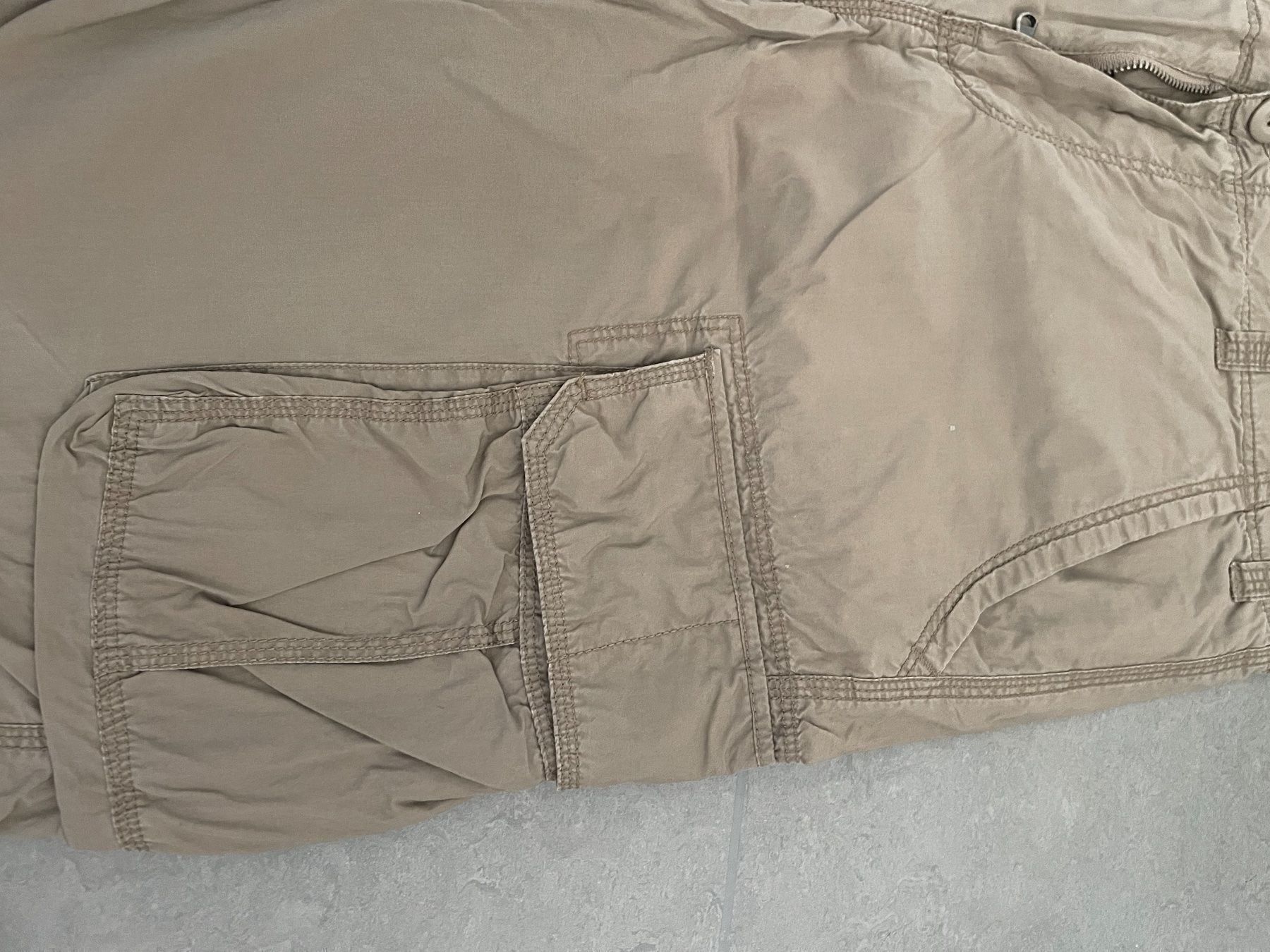 Benetton Pantaloni: Hose – Usato da Zürich venduto da Ivona3 2