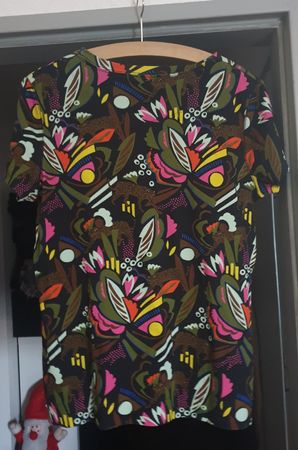 Marccain schönes Shirt Gr. 40/42