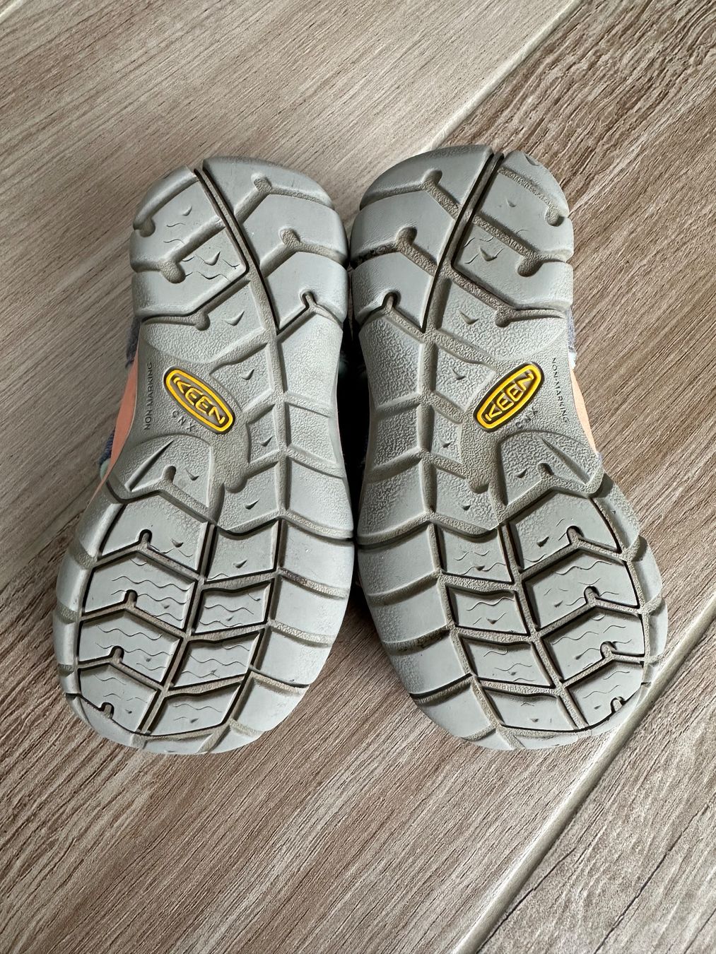 Keen Scarpe per ragazze: Keen Sandalen Gr. 25/26 – Usato da Rudolfstetten venduto da Joyw 2