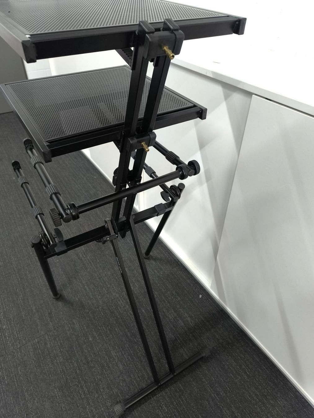Supporti per strumenti musicali & leggii: QUIK-LOK Multi Tier Stativ / Geräteständer – Usato da Rüti ZH venduto da Restwert_Rueti_ZH 3