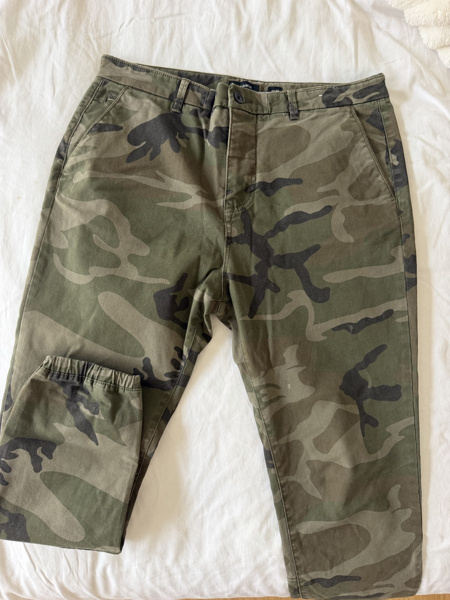 Pull&Bear Pantaloni: Camouflage Cargo Pants  – Nuovo (secondo la descrizione) da Zürich venduto da lil_h279