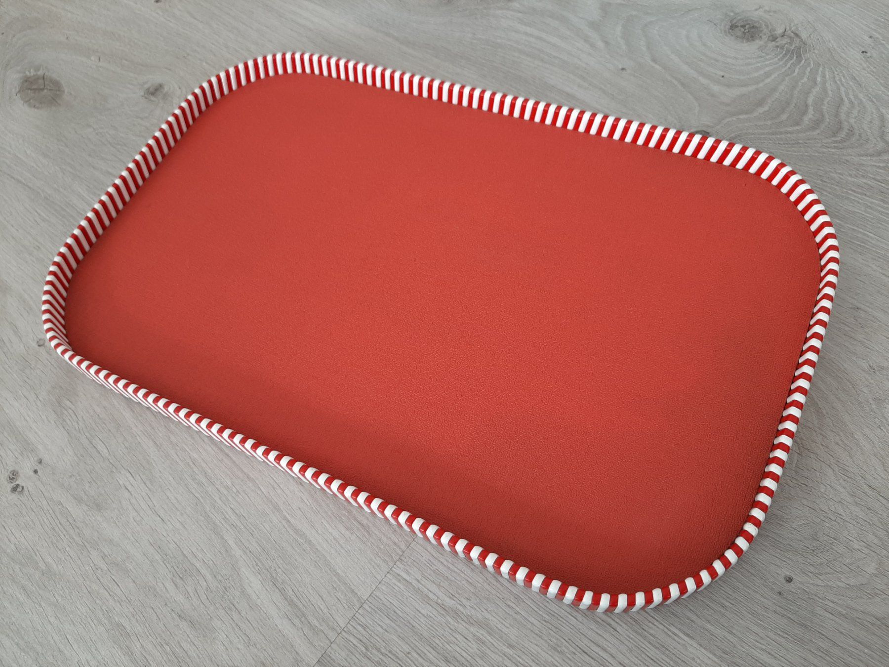 Set di piatti: 50er 60er Mid Century Tablett Gedeck Oldtimer Camping Set – Usato da Erschwil venduto da Karabella 5