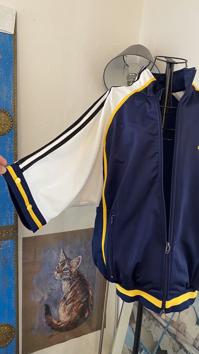 Adidas Jacken: Vintage Adidas Jacke – Gebraucht aus Obfelden von tan_9lj9 8
