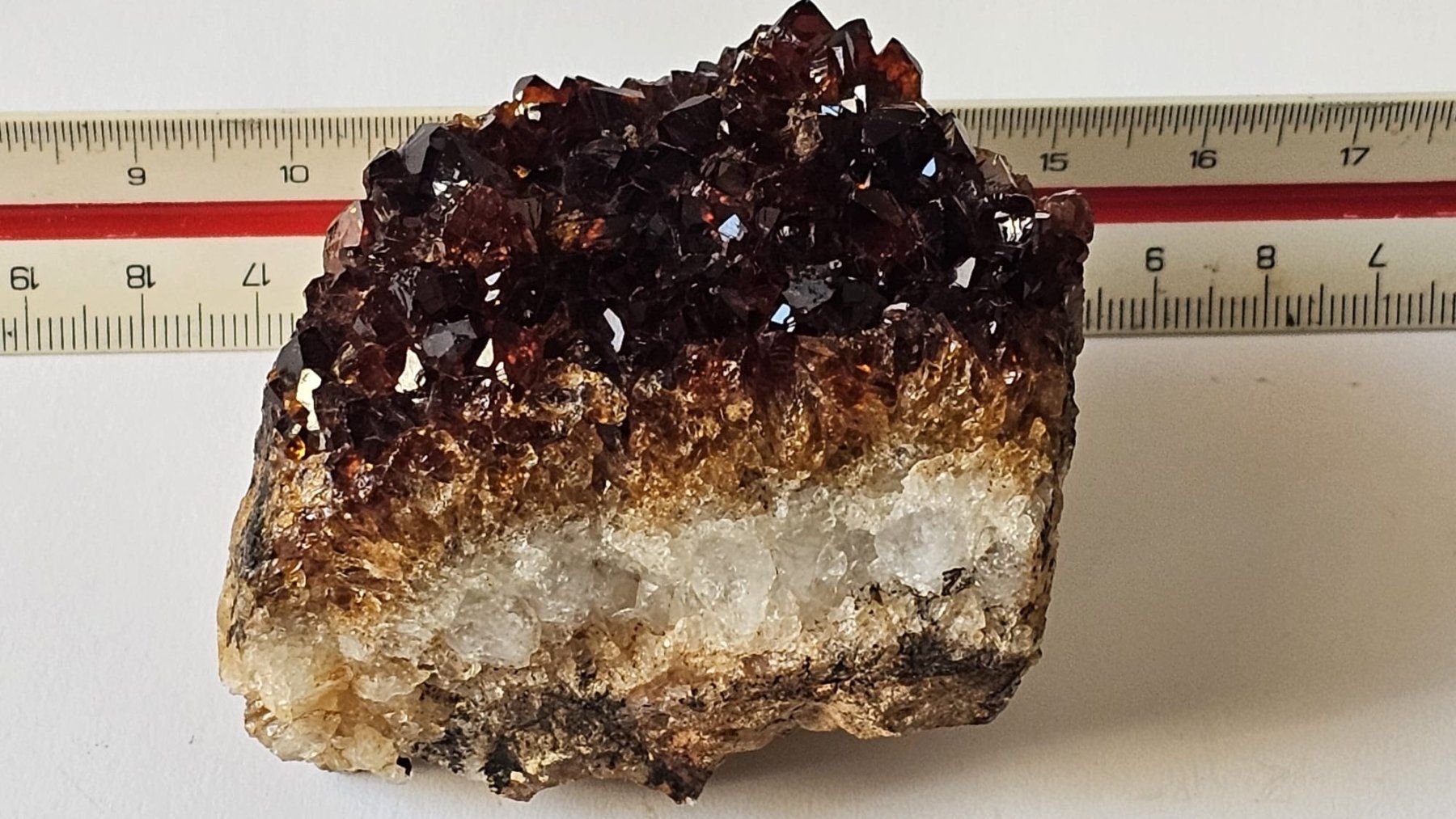 Minerali & Pietre curative: Dark Red Garnet Crystal Cluster on Matrix – Usato da St-Légier-Chiésaz venduto da nig_dk7p 8