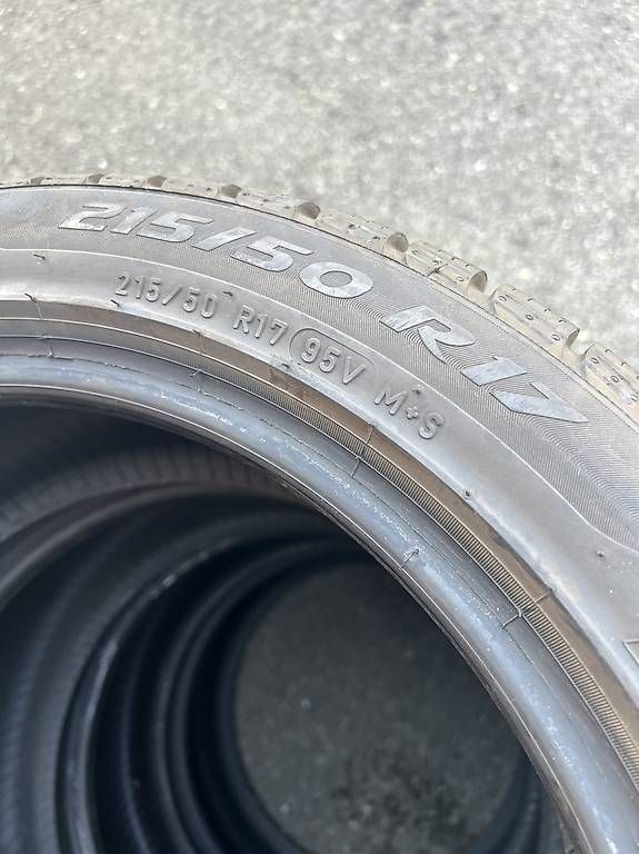 Pneumatici & Ruote complete: 215/50/17 Pirelli Winterreifen  – Usato da Frasnacht venduto da nobloff 1