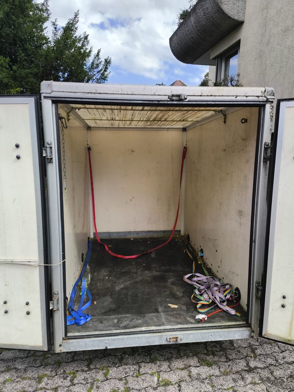 Brenderup Rimorchi: Box trailer Brenderup white used condition – Usato da Kilchberg ZH venduto da rsd_t6gj 5