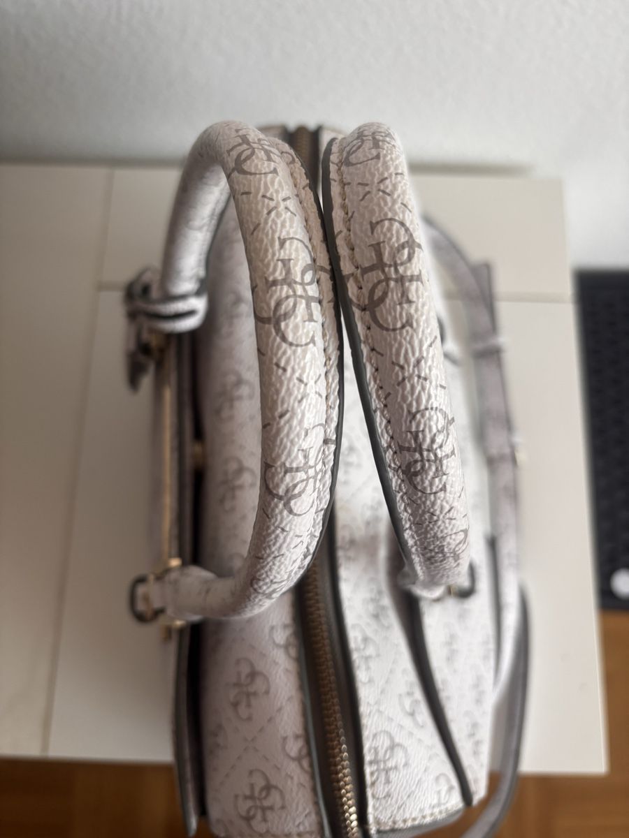 Taschen für Damen: Guess Tasche  – Gebraucht aus Schwerzenbach von _Aria_ 3