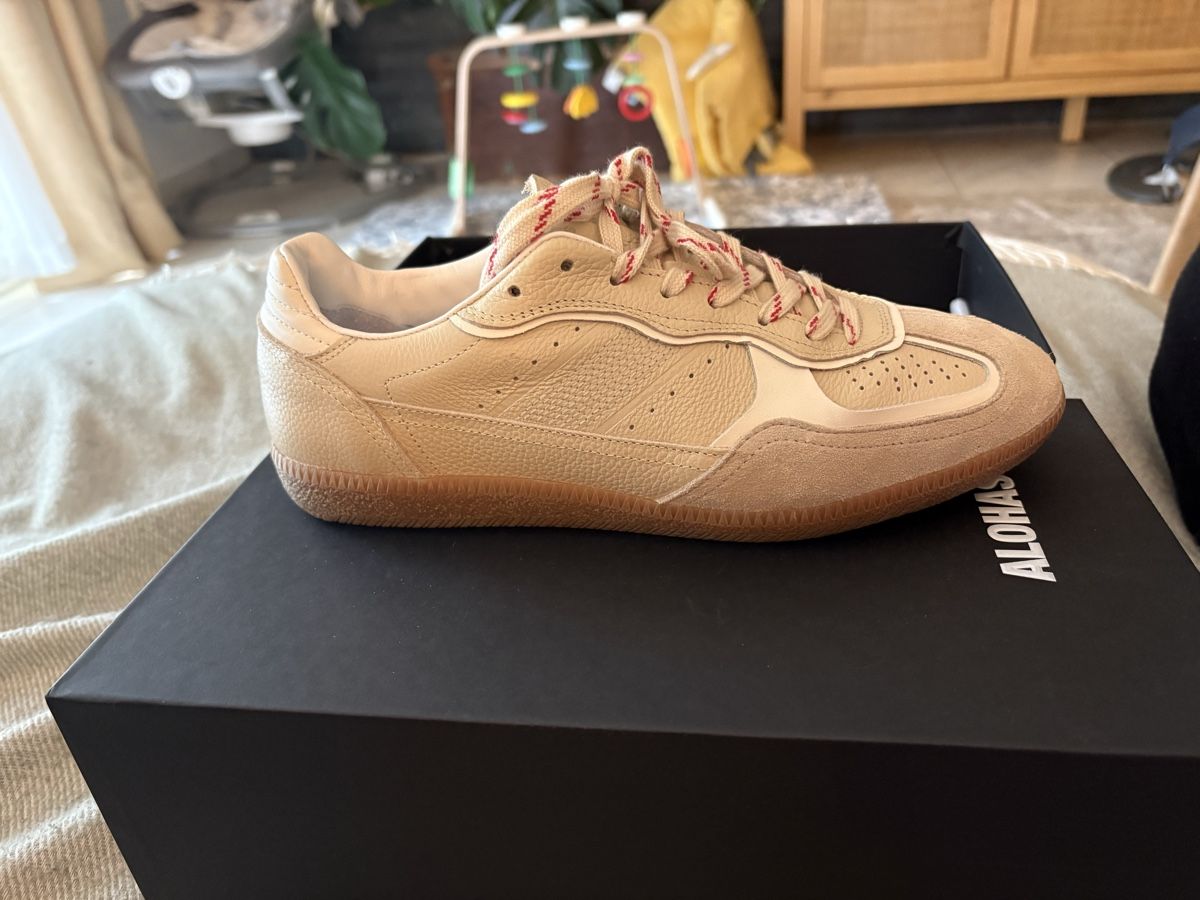 Alohas Scarpe da donna: Alohas cream leather sneakers, size 40 – Nuovo (secondo la descrizione) da Egg b. Zürich venduto da cha_qf8f 3