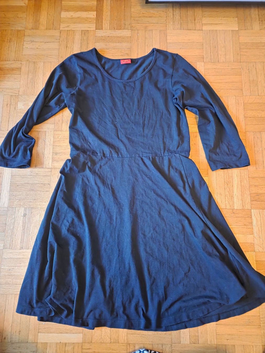 Lotti & Set di vestiti: Pyjama, Kleid und Leggins Gr. 164 – Usato da Basel venduto da grandfamily 1