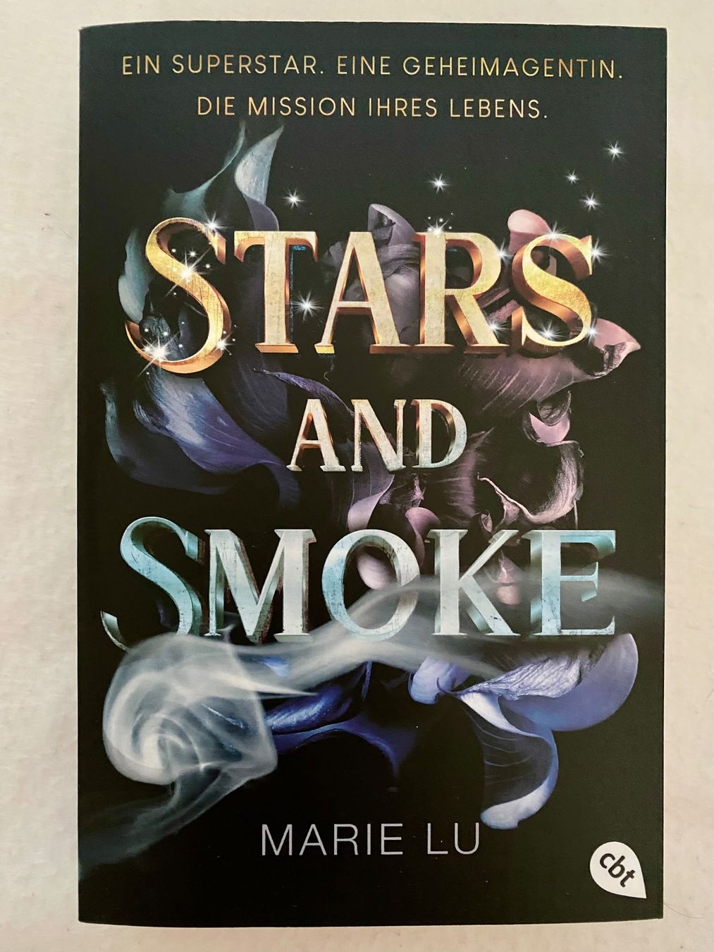 Bücher: Stars and smoke, Marie Lu – Neu (gemäss Beschreibung) aus Sevelen von gig_py92