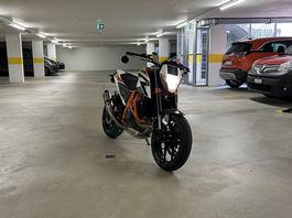 KTM 690 Duke R