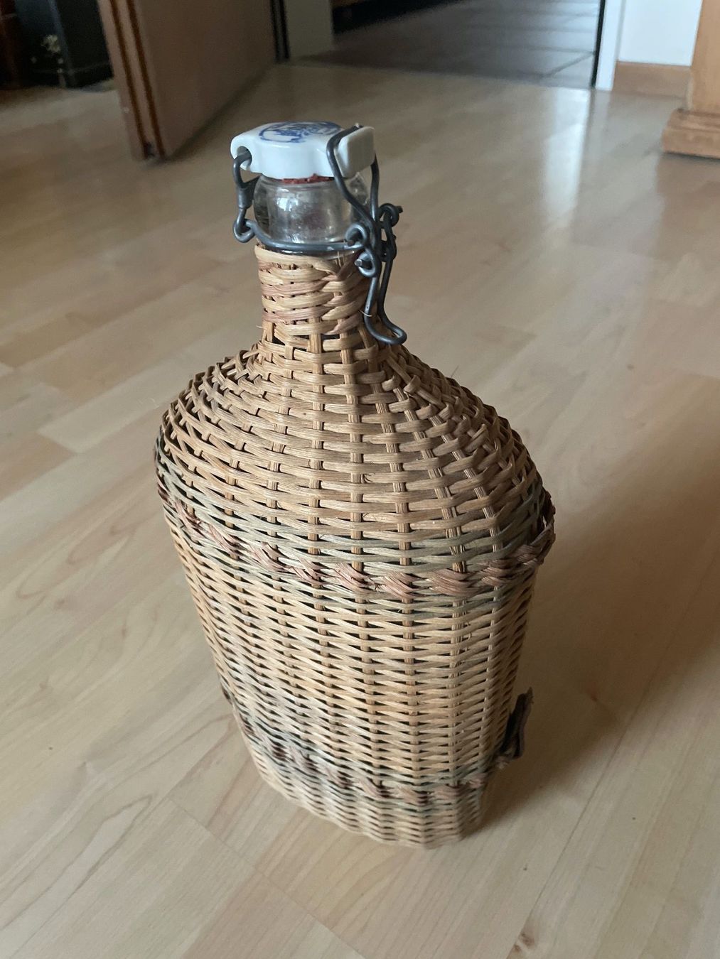 Bottiglie: Wallfahrts Flasche Lourdes – Usato da Münsingen venduto da Ckolibri