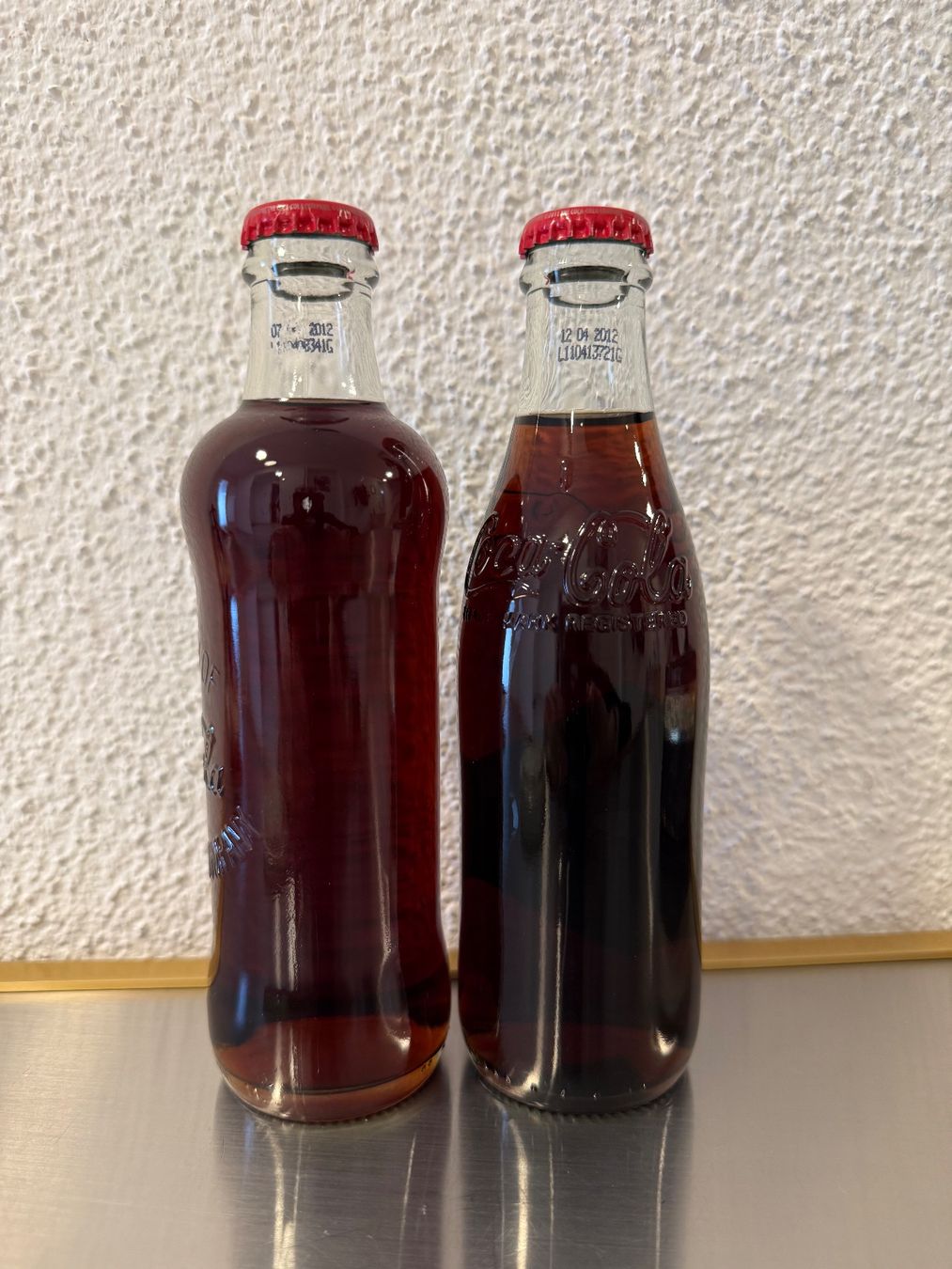 Coca-Cola Bottiglie: 2 Vintage Colaflschen, gefüllt – Nuovo (secondo la descrizione) da Triesen venduto da cla_q2js 1
