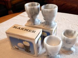 4 Eierbecher, Marmor, original Verpackung, Ø 6.3cm, 4.8cm H