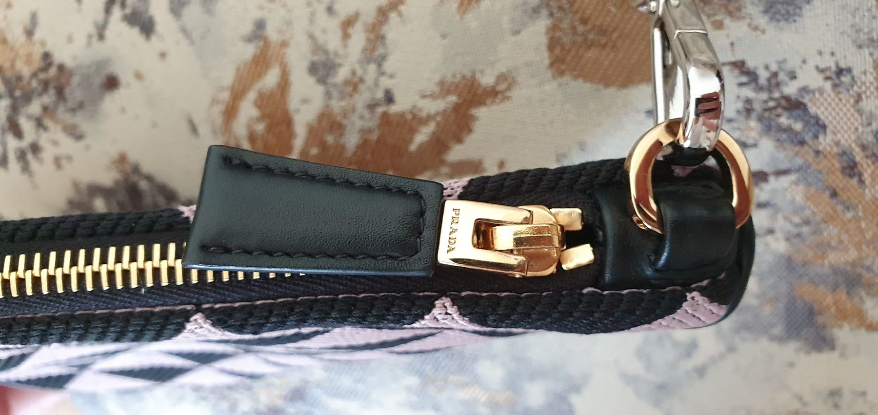 Prada Taschen für Damen: Prada Triangle – Gebraucht aus Herznach von DieMartin 4