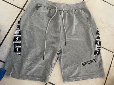 Neue Sport Shorts, Grau, Grösse L, für Sommer!