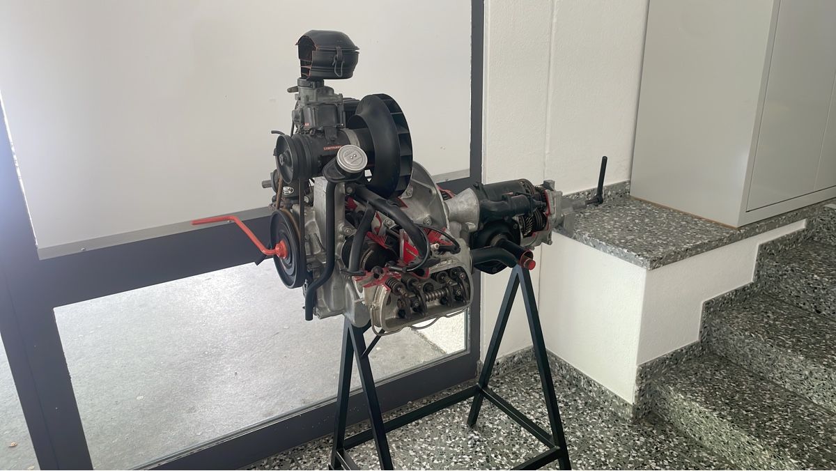 VW Motori: VW Käfer Motor Schnittmodell guter Zustand – Usato da Schaffhausen venduto da Markusw3252