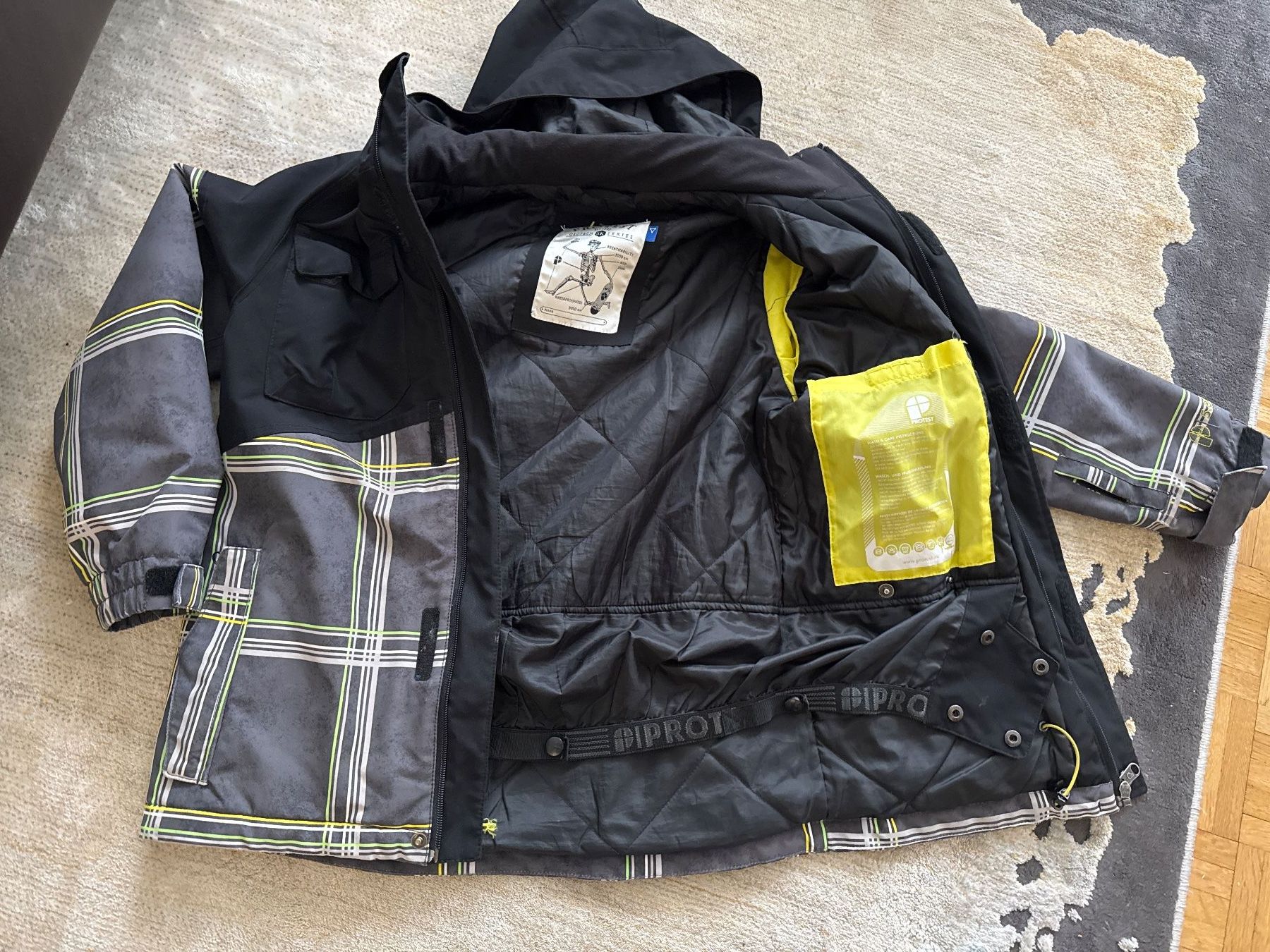 Giacche & Cappotti: Protest Skijacke Winterjacke Gr. 152 – Usato da Zug venduto da Jm2005 2