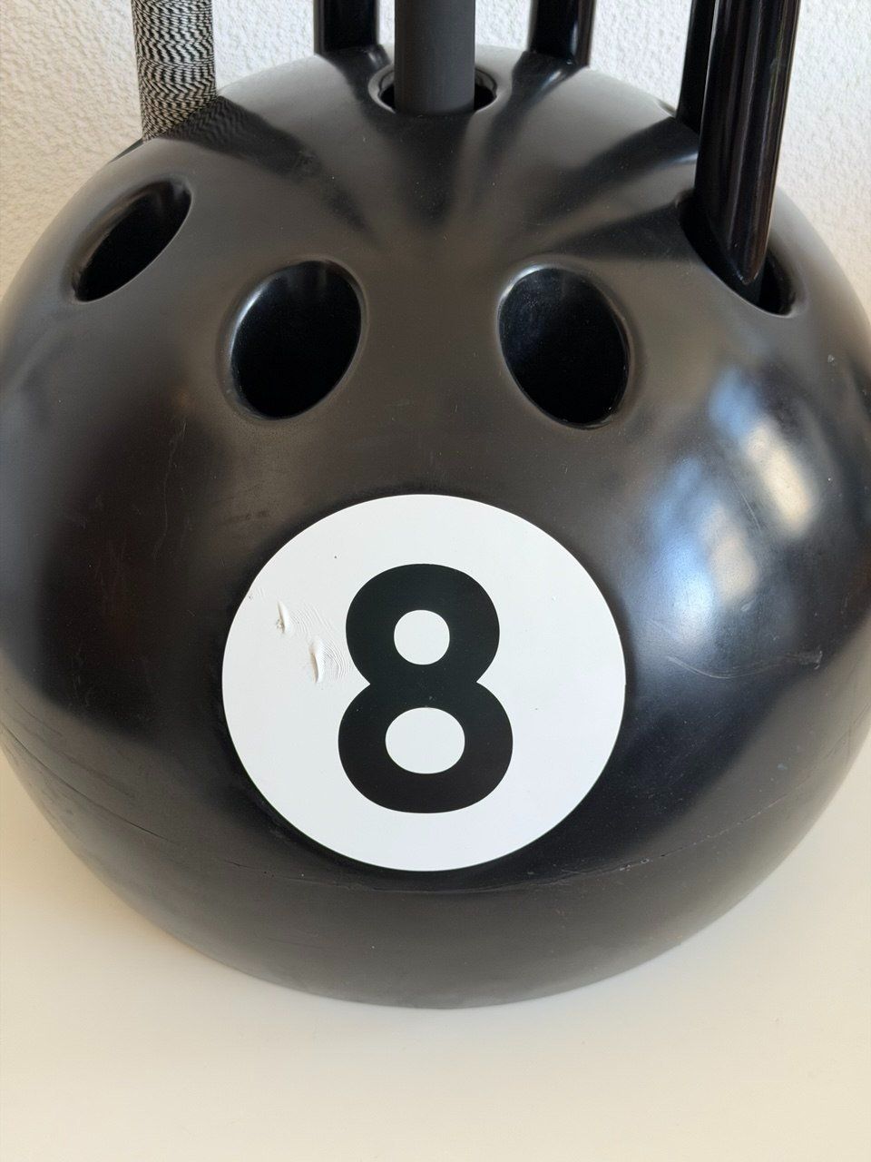 Altro in Decorazioni & Accessori: Queue-Ständer 8-Ball Kugelform - Billard Queuehalter – Usato da Brüttisellen venduto da itprofisgroup 3