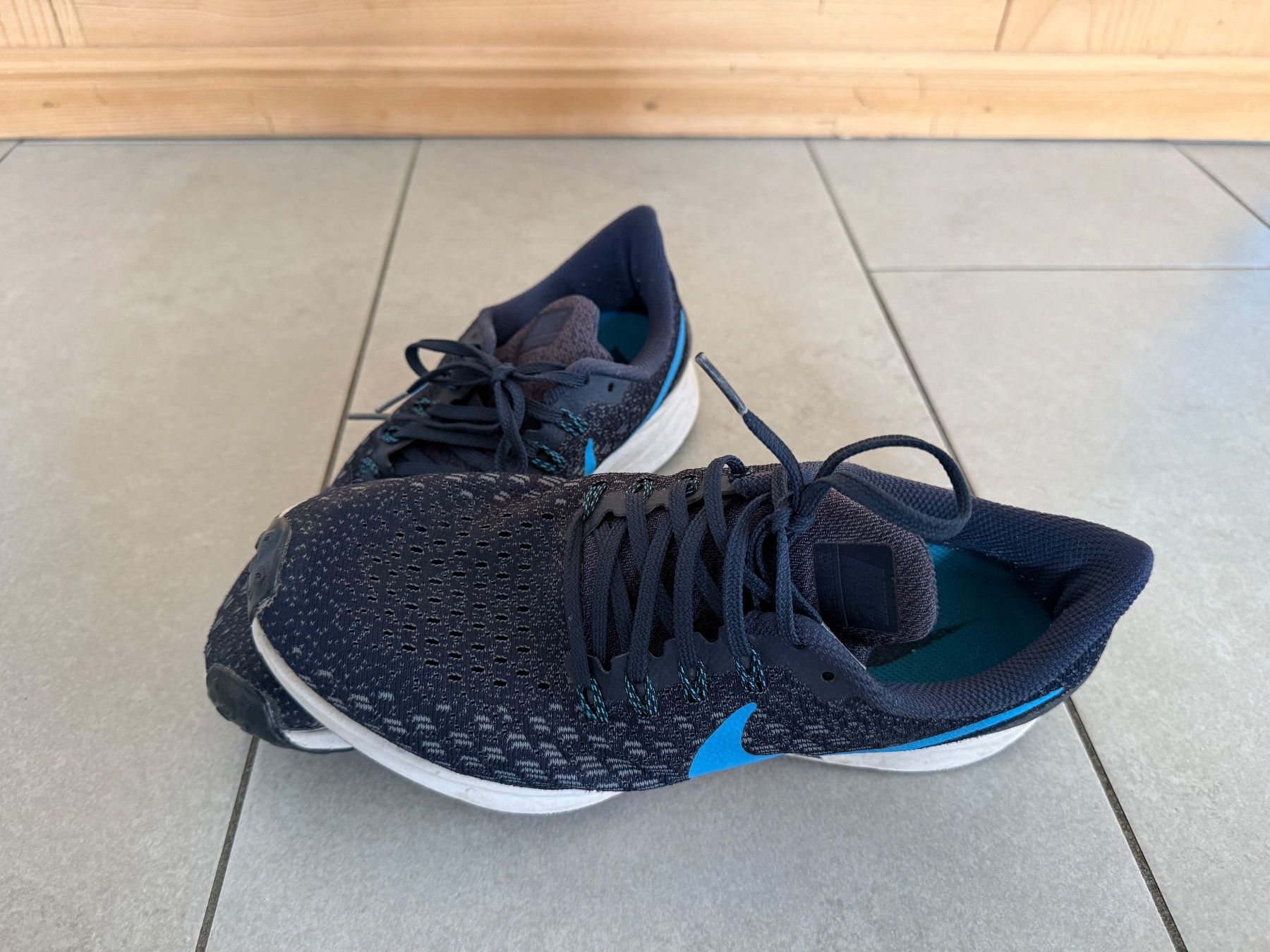 Nike Scarpe da uomo: Nike Zoom Laufschuhe, Grösse 40.5 – Usato da Uttigen venduto da Telemark72