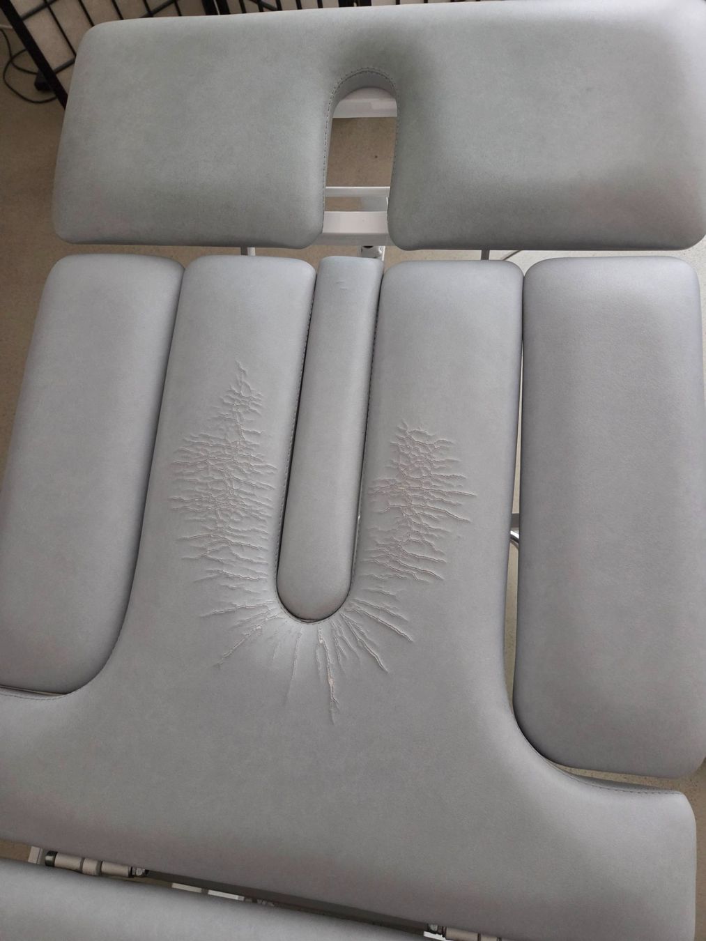 Chaises longues: Physio-Behandlungsliege – D'occasion à Zürich par the_jdf7 1