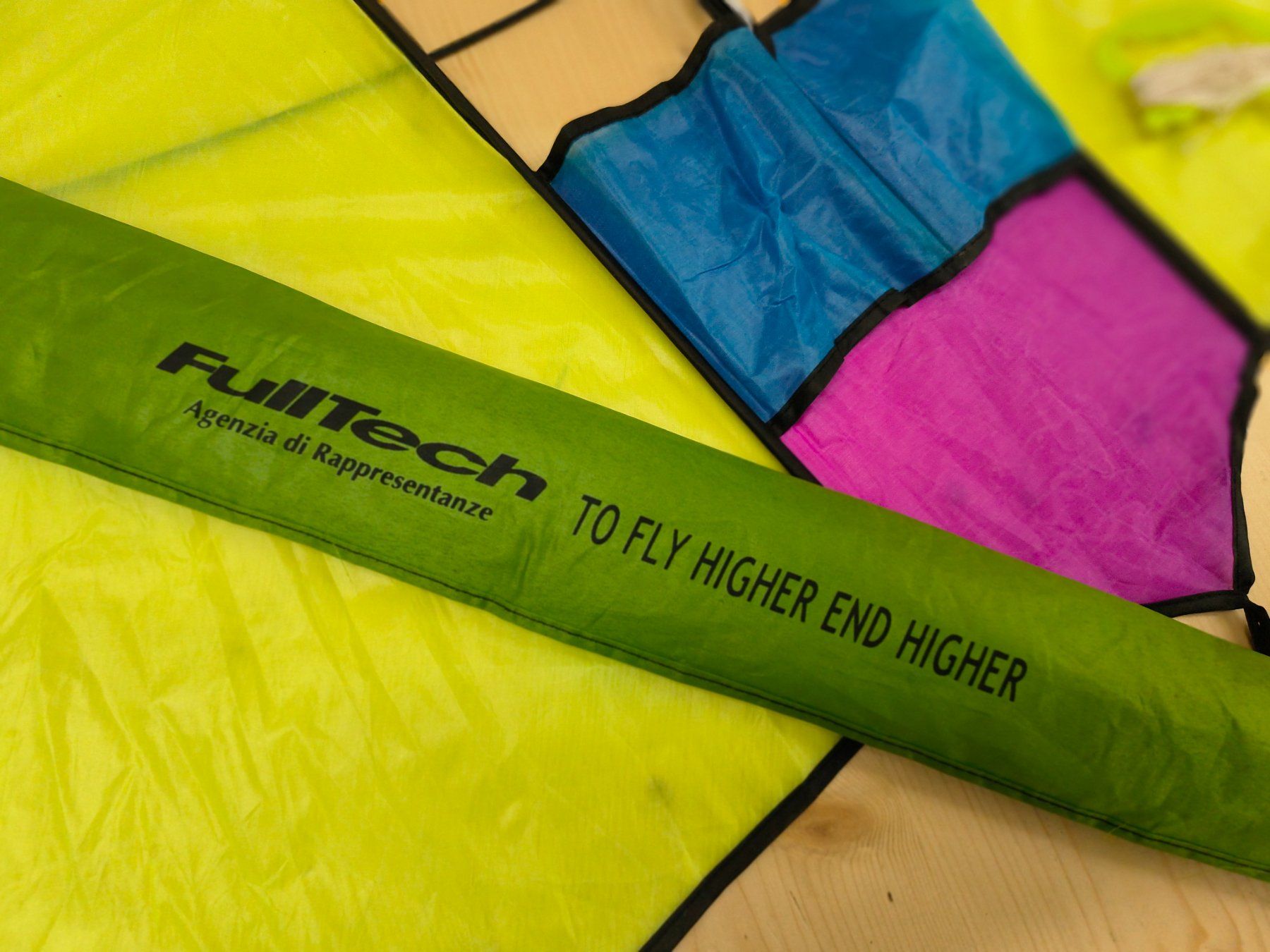Kite: Flugdrachen – Gebraucht aus Stadel von sacohebelu 2