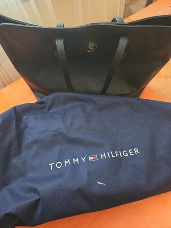 Tommy Hilfiger Black Tote Bag - Perfect for Summer!