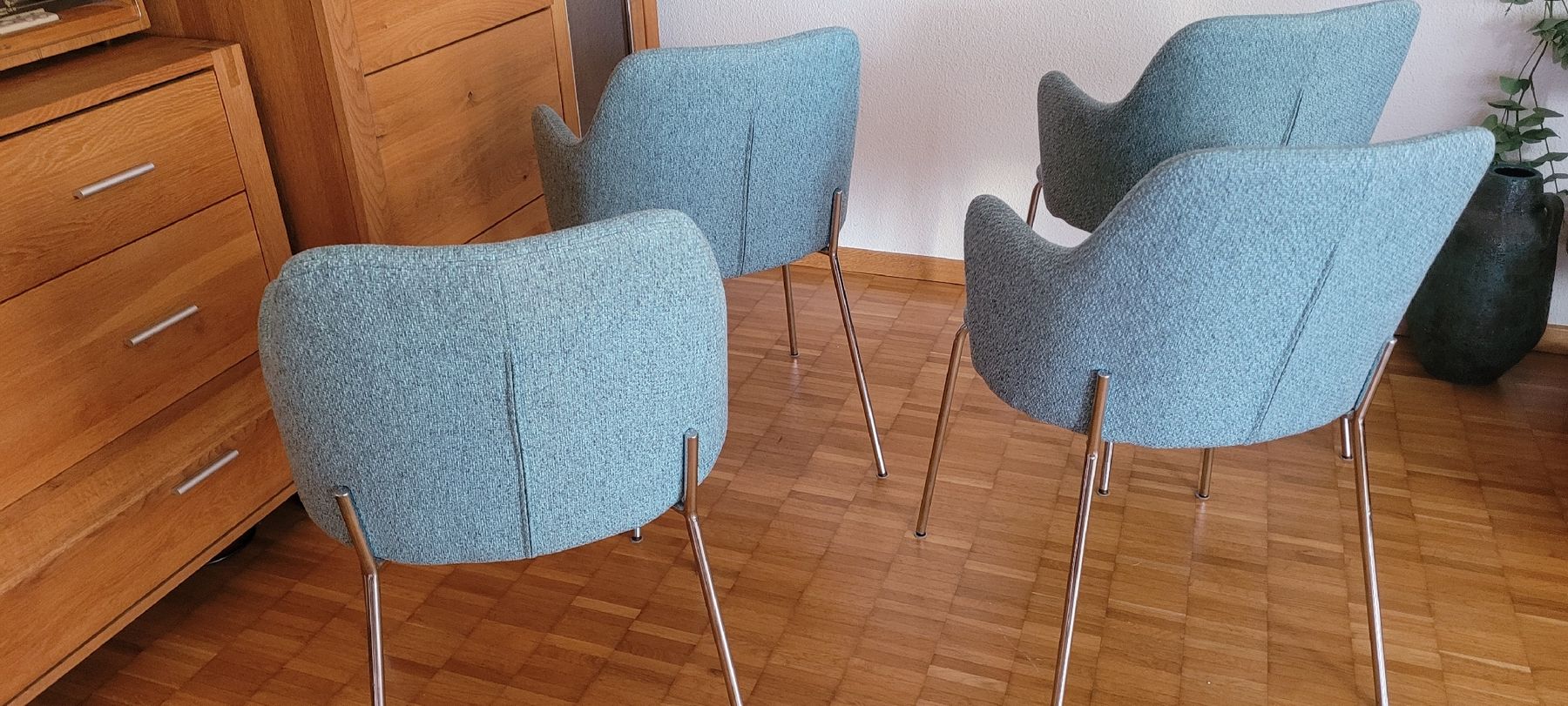 Livique Stühle: 4 Esszimmerstühle Stühle – Gebraucht aus Emmenbrücke von gatasalvache 2