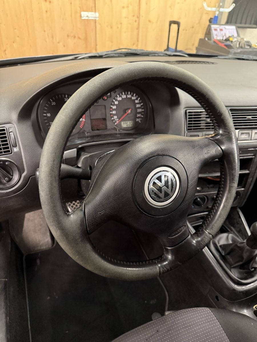 VW Autos: VW Golf 4 1.9 tdi – D'occasion à Altstätten SG par Kobjeti 4
