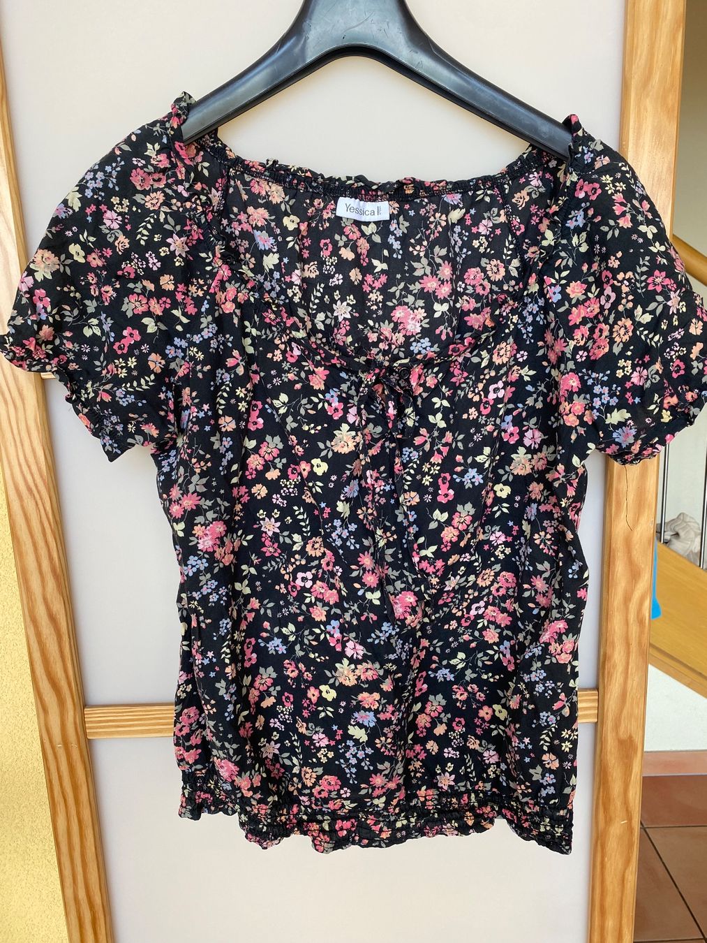 Top: Magnifique blouse Yessica 38 – Usato da Belmont-sur-Lausanne venduto da chu_vxf5