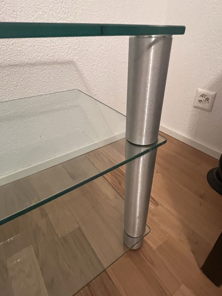 Mobili TV: TV Stand – Usato da Nyon venduto da jac_zxj6 3