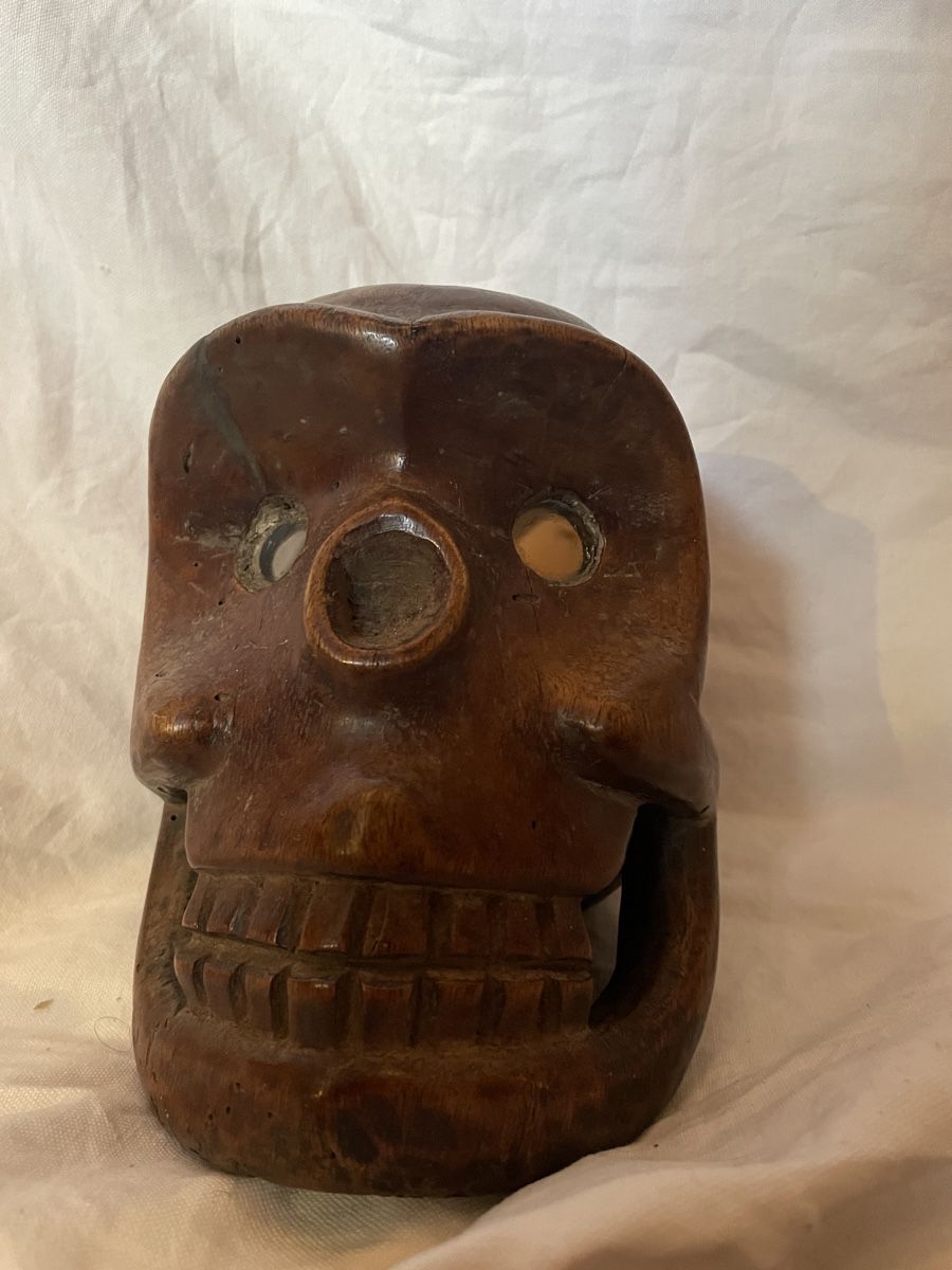 Statuette: Alter Schädel Holz – Usato da Benken SG venduto da tame_impala 2