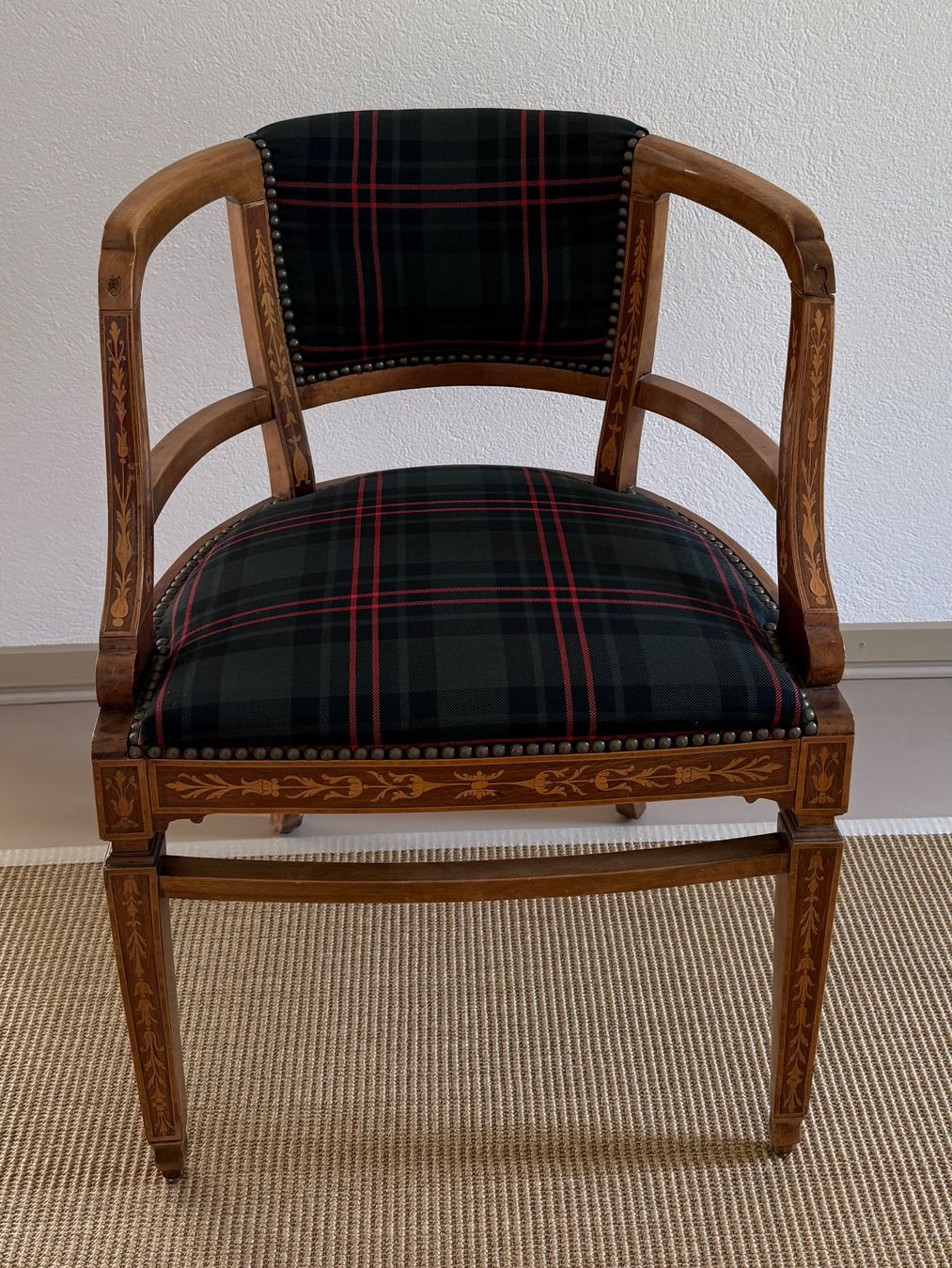 Sedie: Neobarocker Polsterstuhl mit schottischem Tartan – Usato da Luzern venduto da Mamutpe