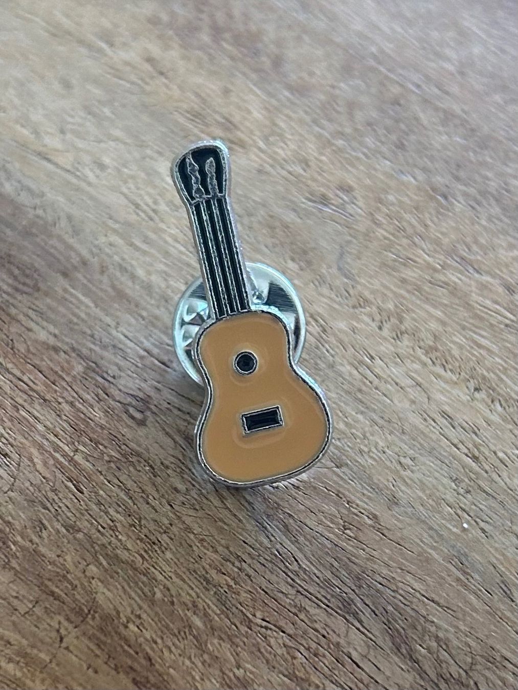 Placchette & Badge: Pin Gitarre – Nuovo e nell'imballaggio originale da Geneve venduto da vane267