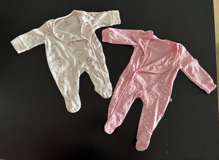 2 Strampler Baby Mädchen / Grösse 50/56
