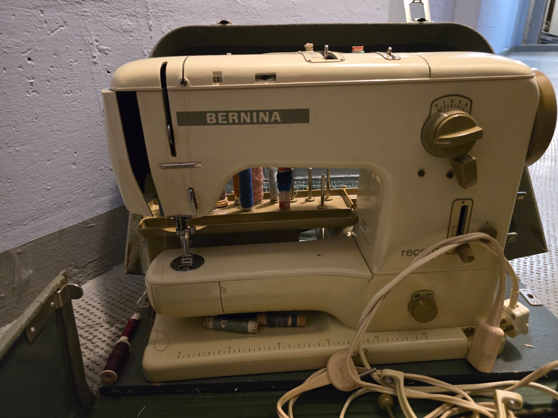 Bernina Nähmaschinen: Bernina 730 Record – Gebraucht aus Basel von Esmen 9
