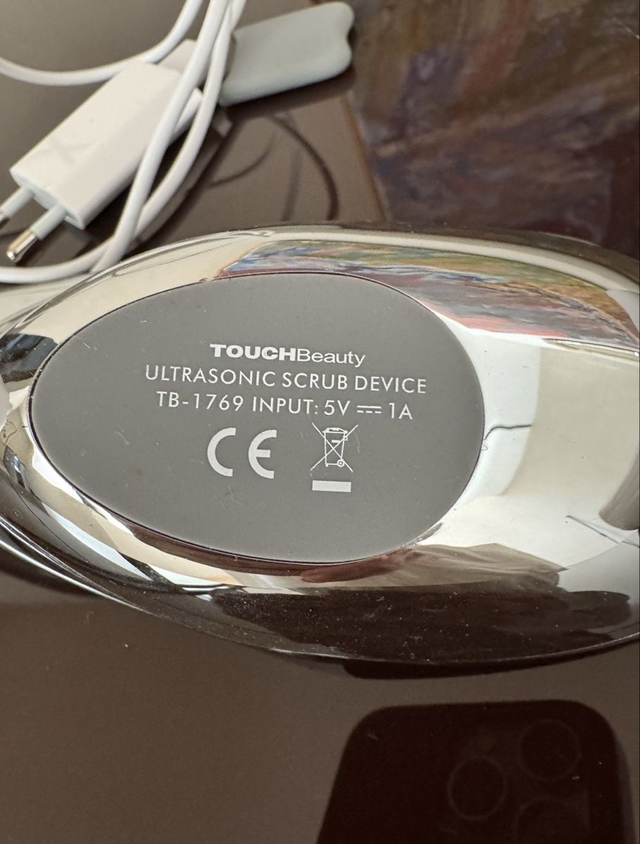 Gesichtspflege: Ultrasonic scrub device – Gebraucht aus Genolier von tan_rd6s 5
