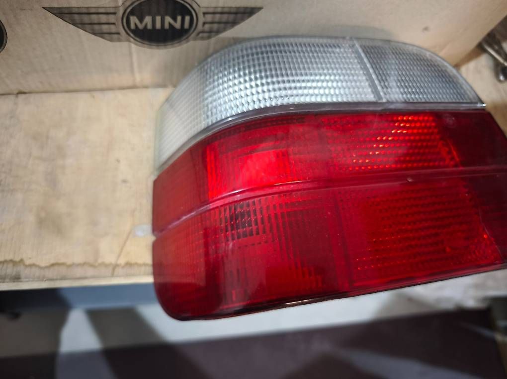 Tutti pezzi di ricambio auto: BMW E36 Touring Heckleuchten. – Usato da Zihlschlacht venduto da rad_vvm9 1