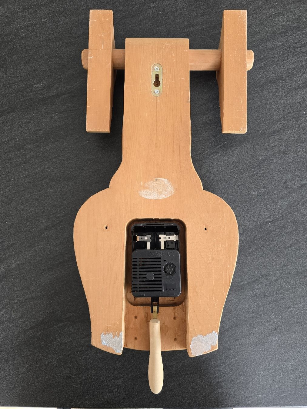 Orologi da terra & Orologi da parete: Wanduhr aus Holz Glocken/ Schellenform – Usato da Rorschacherberg venduto da Scharfeegge 1