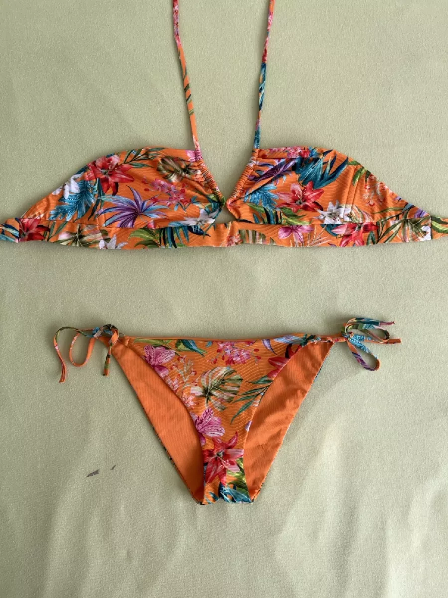 Calzedonia Costumi da bagno & Bikini: Bikini orange fleuri – Nuovo (secondo la descrizione) da Genève venduto da giulia_almnn