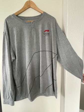 Grauer F1 Qatar Airways Pyjama Set, Grösse M/L, Neu