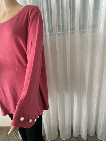 MUST HAVE - stylischer Pullover mit Perlen, Beere, 48/50