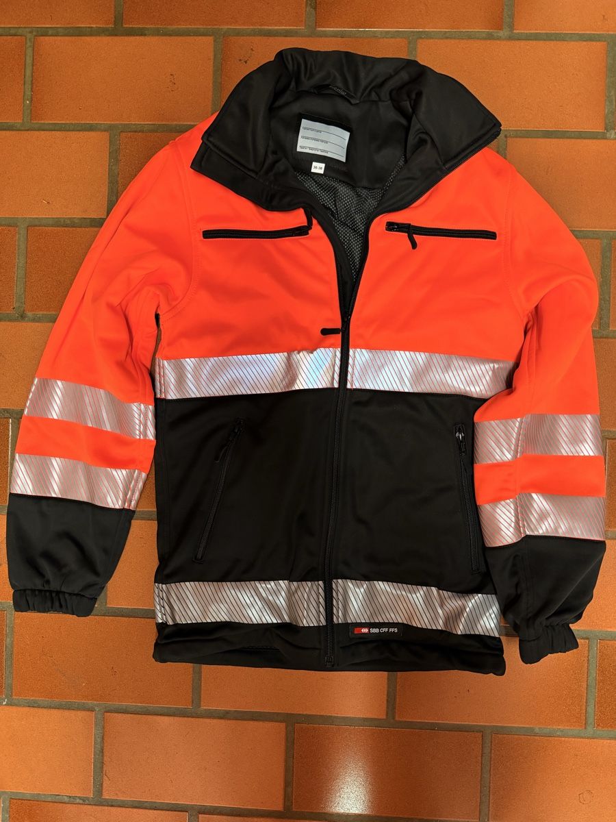 Giacche: SBB CFF FFS Arbeitsjacke Grösse M Orange Schwarz Reflektor – Nuovo e nell'imballaggio originale da Wallisellen venduto da kun_km8k